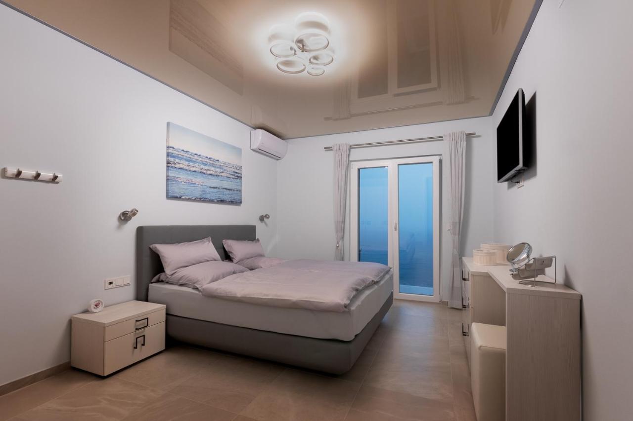 Beachfront Holiday Home - Private Heated Pool Mimice Buitenkant foto