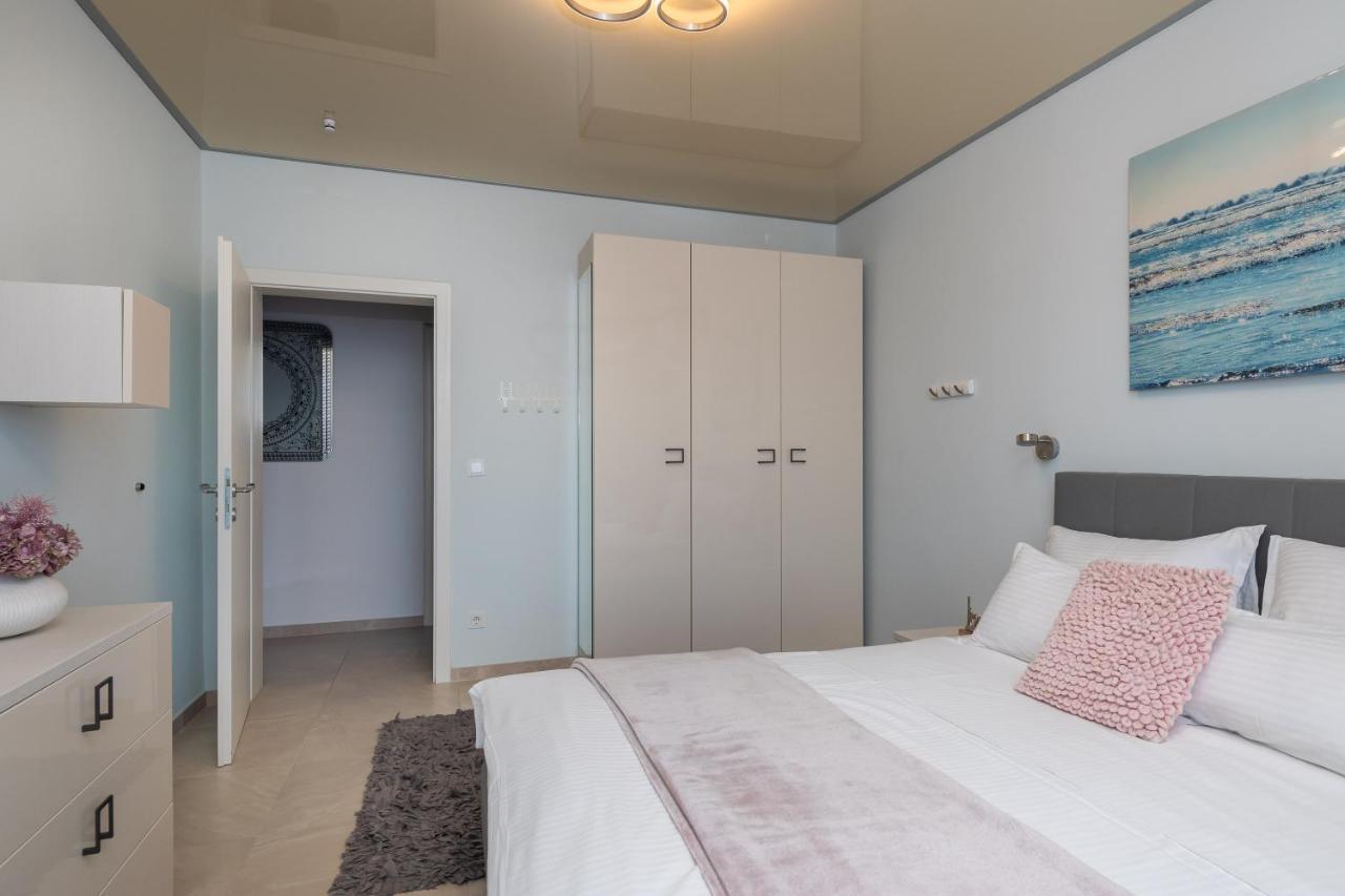 Beachfront Holiday Home - Private Heated Pool Mimice Buitenkant foto